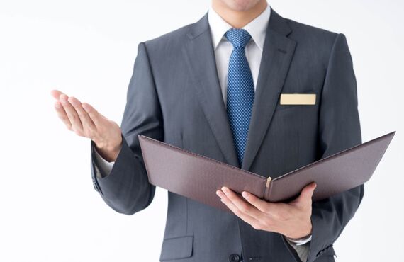 お客様から就労ビザに関するご相談も | 京都市に根差して各種申告をサポートする行政書士潮海事務所